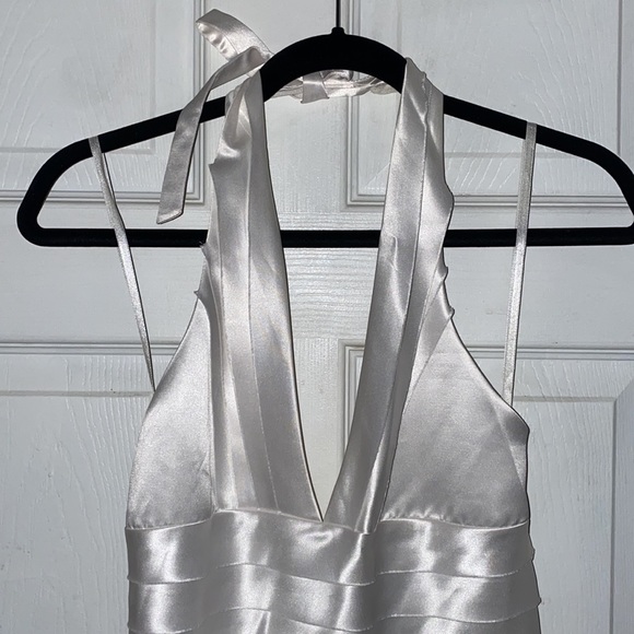 BCBG Haute white halter gown NWT size 8 - Picture 3 of 8